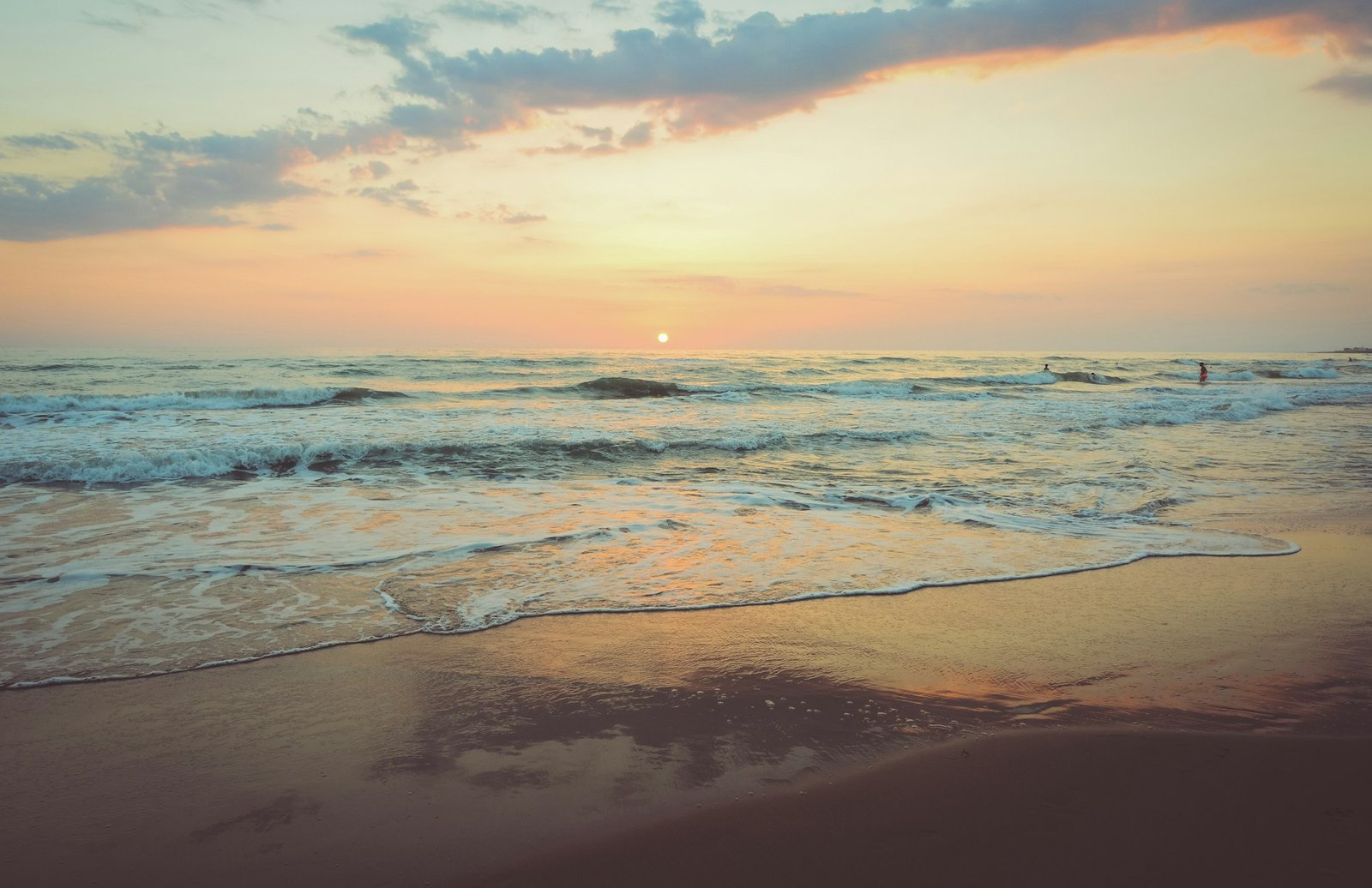 How to Find the Perfect Sunset Spot
